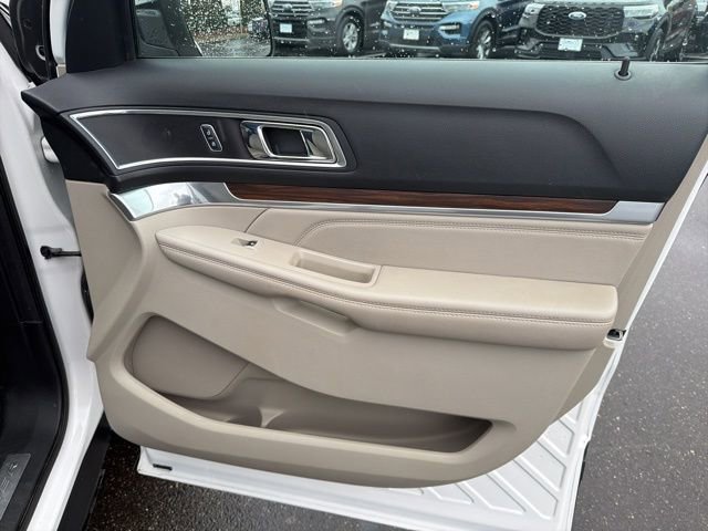 Used 2018 Ford Explorer Limited w/ Equipment Group 301A image 11