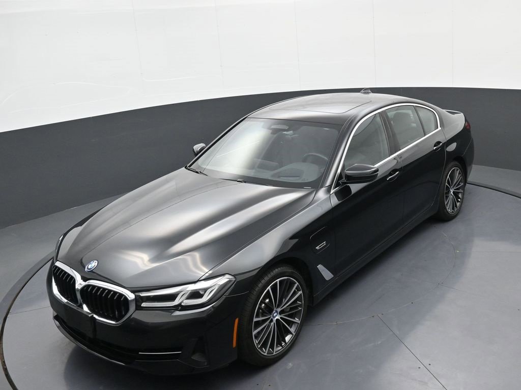 Used 2023 BMW 530e xDrive w/ Executive Package image 32