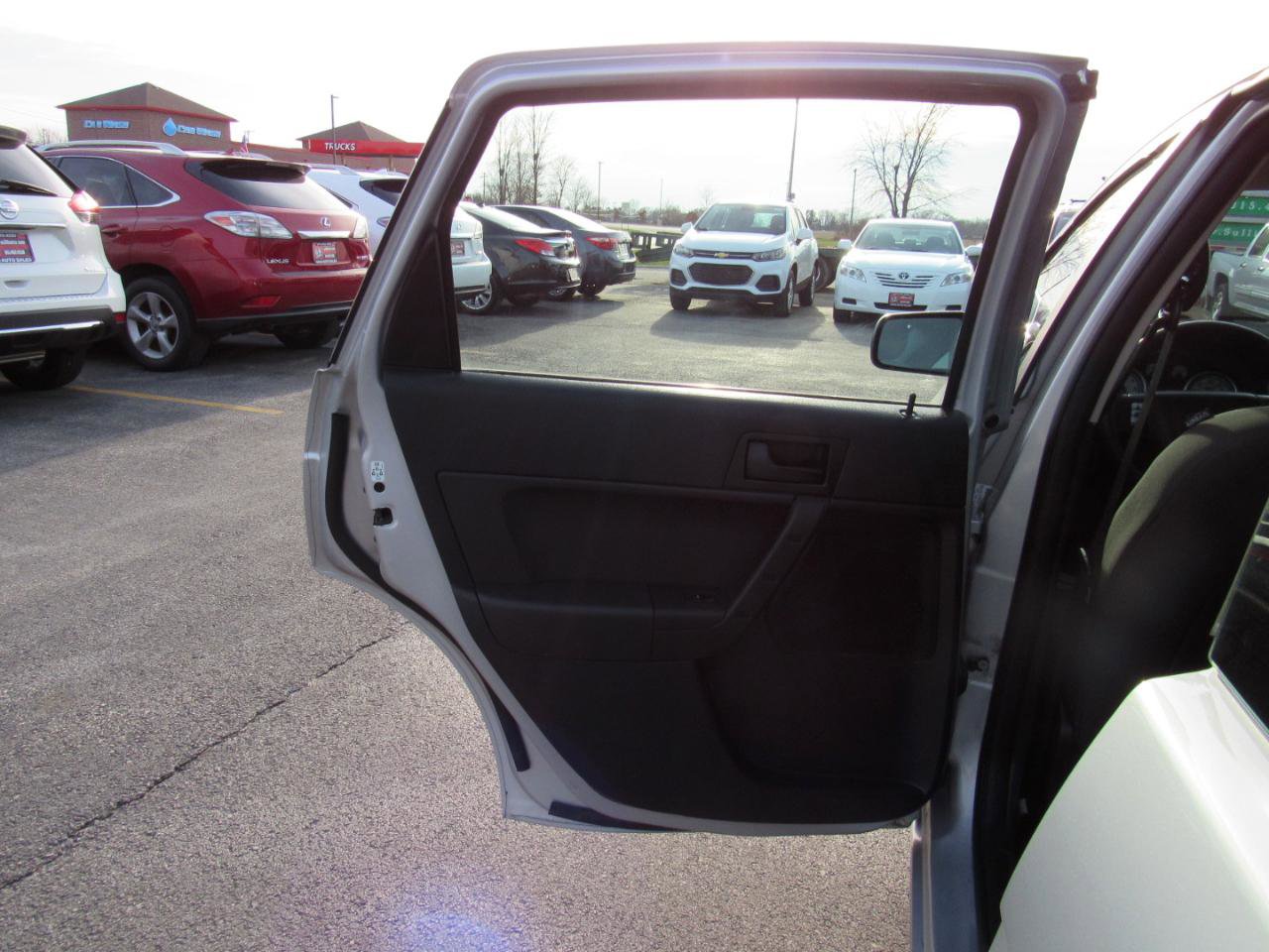 Used 2008 Ford Focus SE image 22