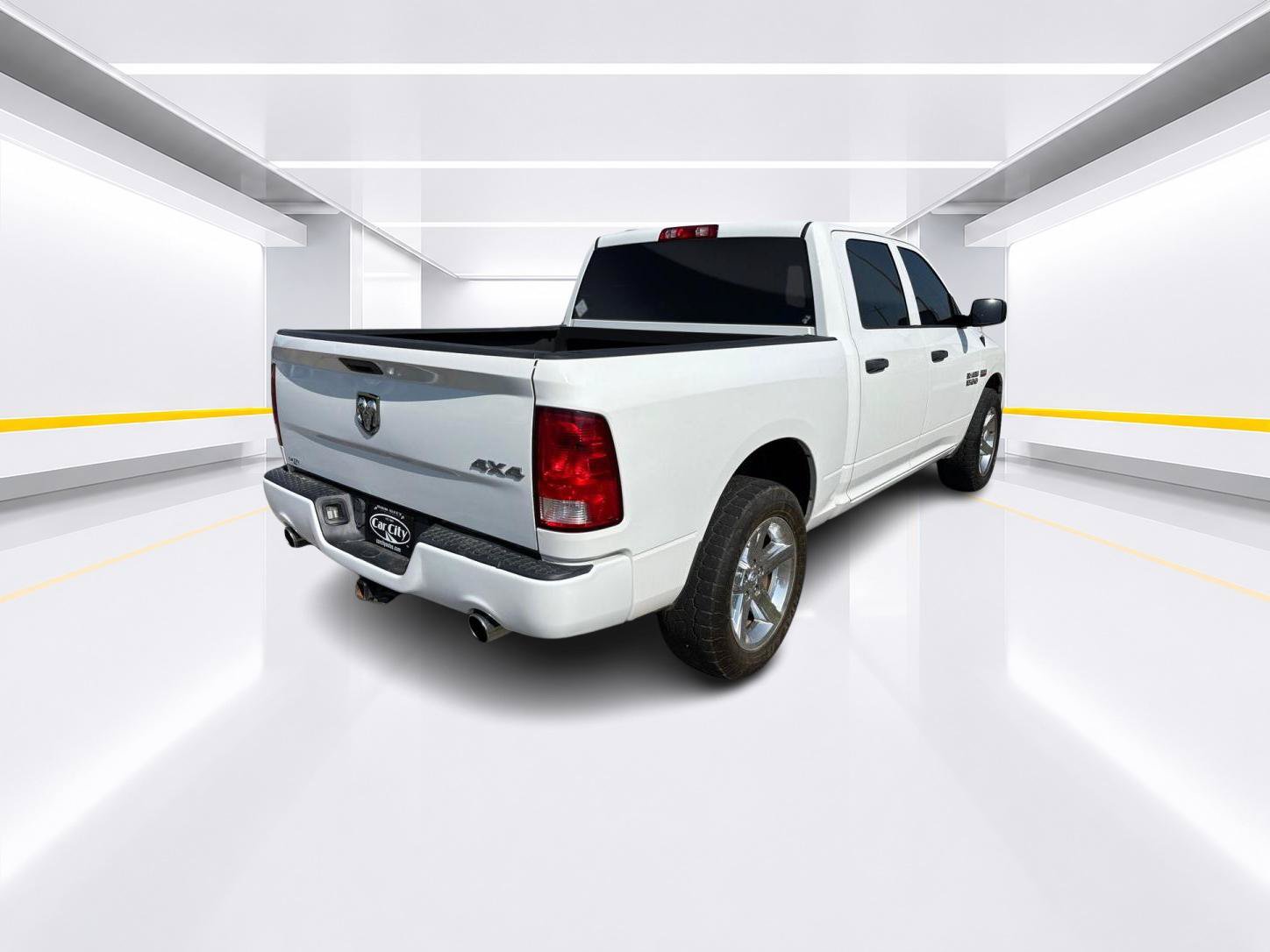 Used 2015 RAM 1500 Express AWD/4WD image 4