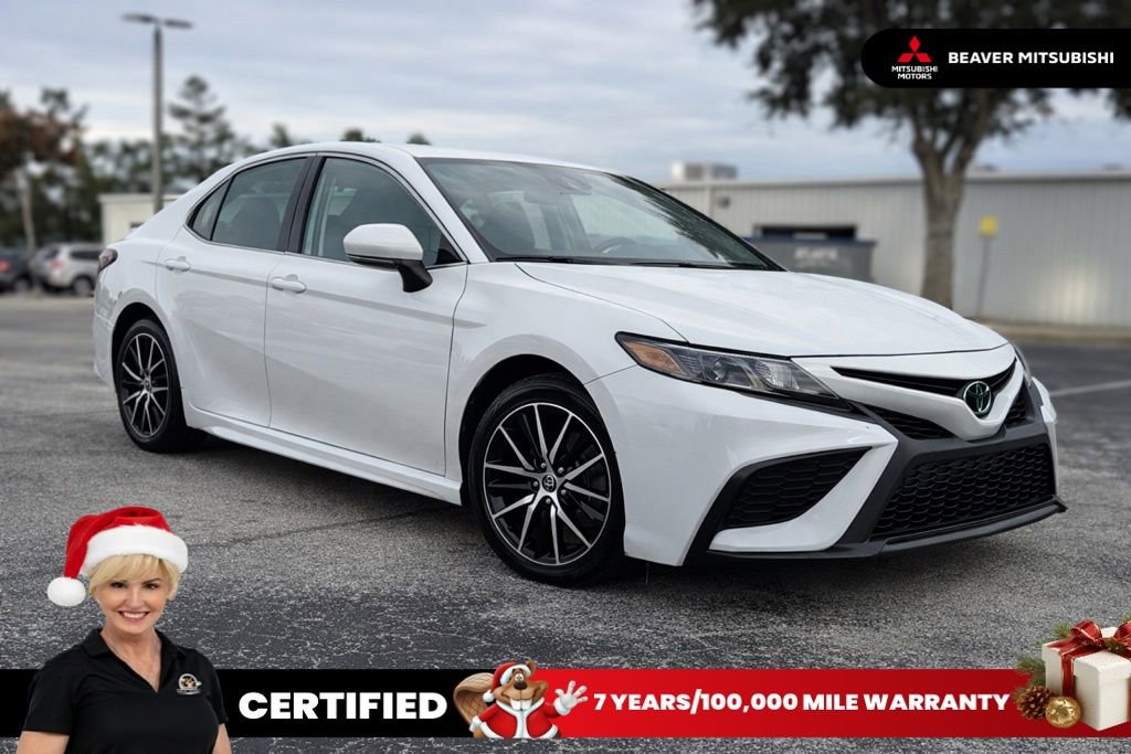 Used 2024 Toyota Camry SE image 1