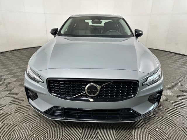 Used 2024 Volvo S60 B5 Plus image 8