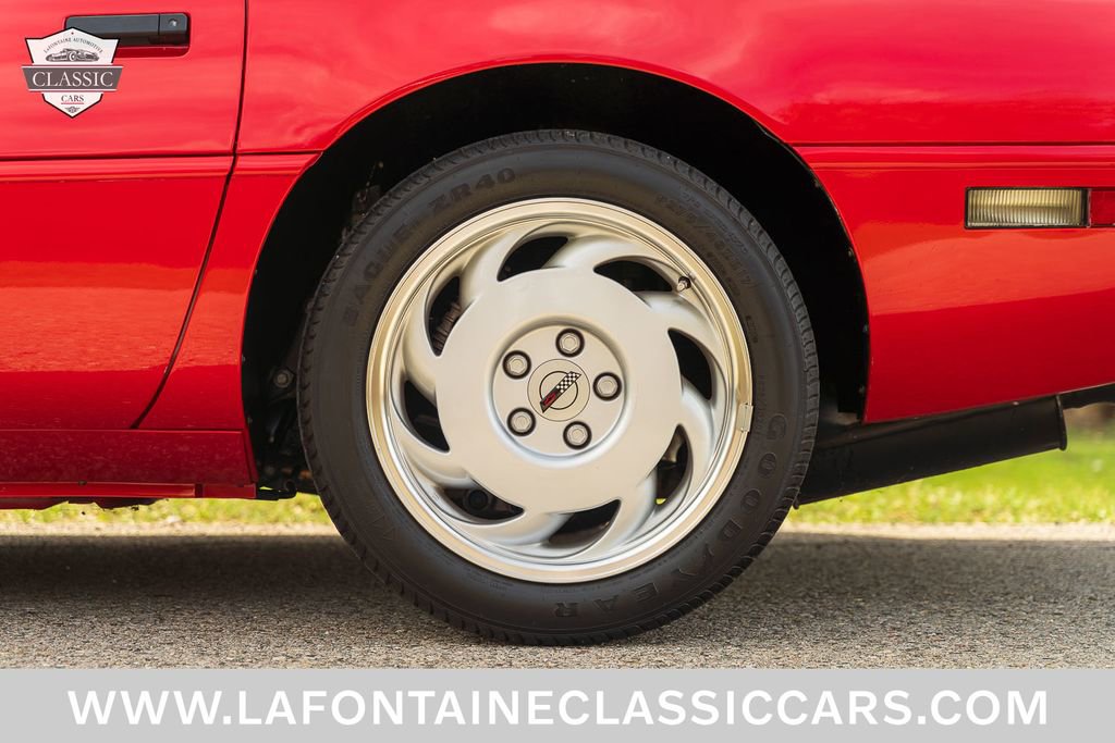 Used 1991 Chevrolet Corvette Coupe image 28