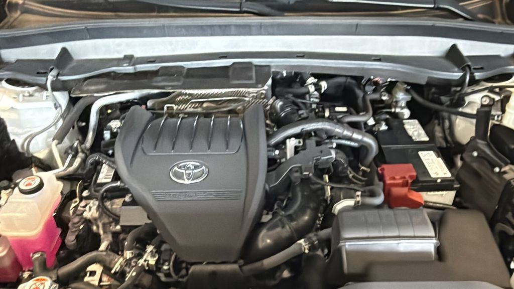 Used 2024 Toyota Grand Highlander AWD image 11