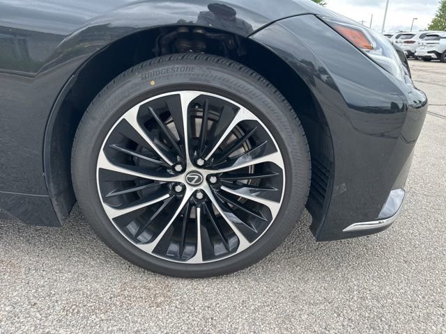 Used 2023 Lexus LS 500 AWD w/ Luxury Package image 4