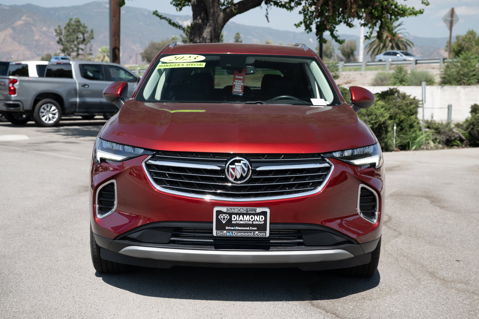 Used 2023 Buick Envision Essence image 2