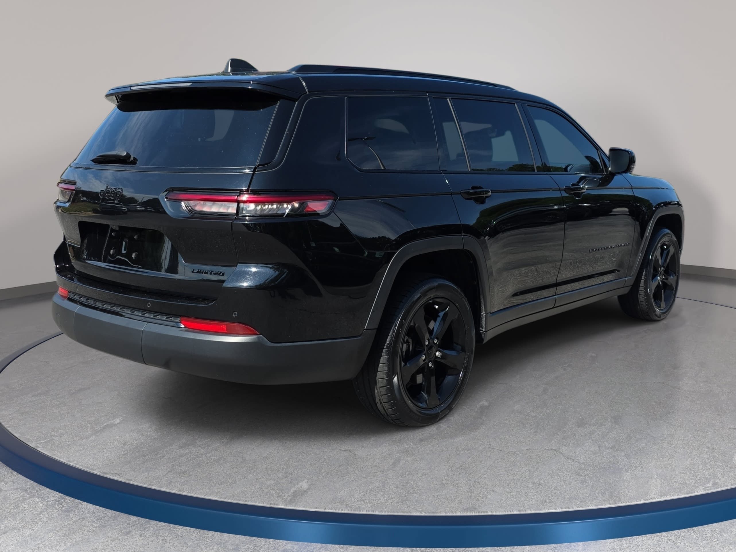 Certified 2023 Jeep Grand Cherokee L Limited w/ Black Appearance Package RWD image 5