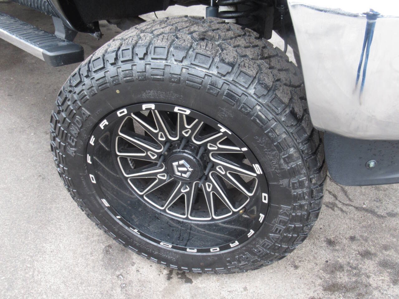 Used 2015 Ford F350 Lariat w/ Chrome Package image 4