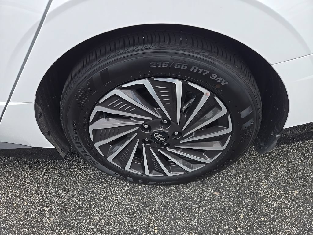 Certified 2025 Hyundai Sonata Limited FWD image 15