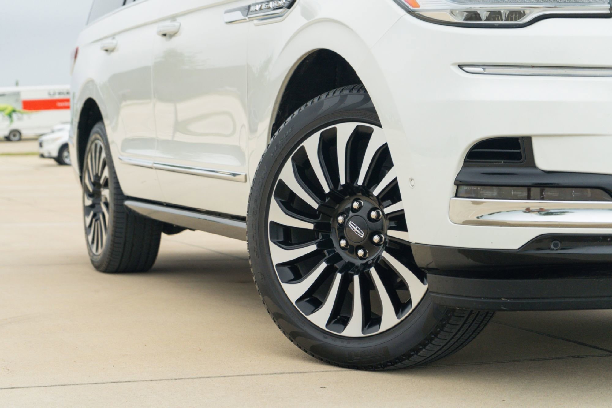 Used 2024 Lincoln Navigator Black Label AWD/4WD image 2