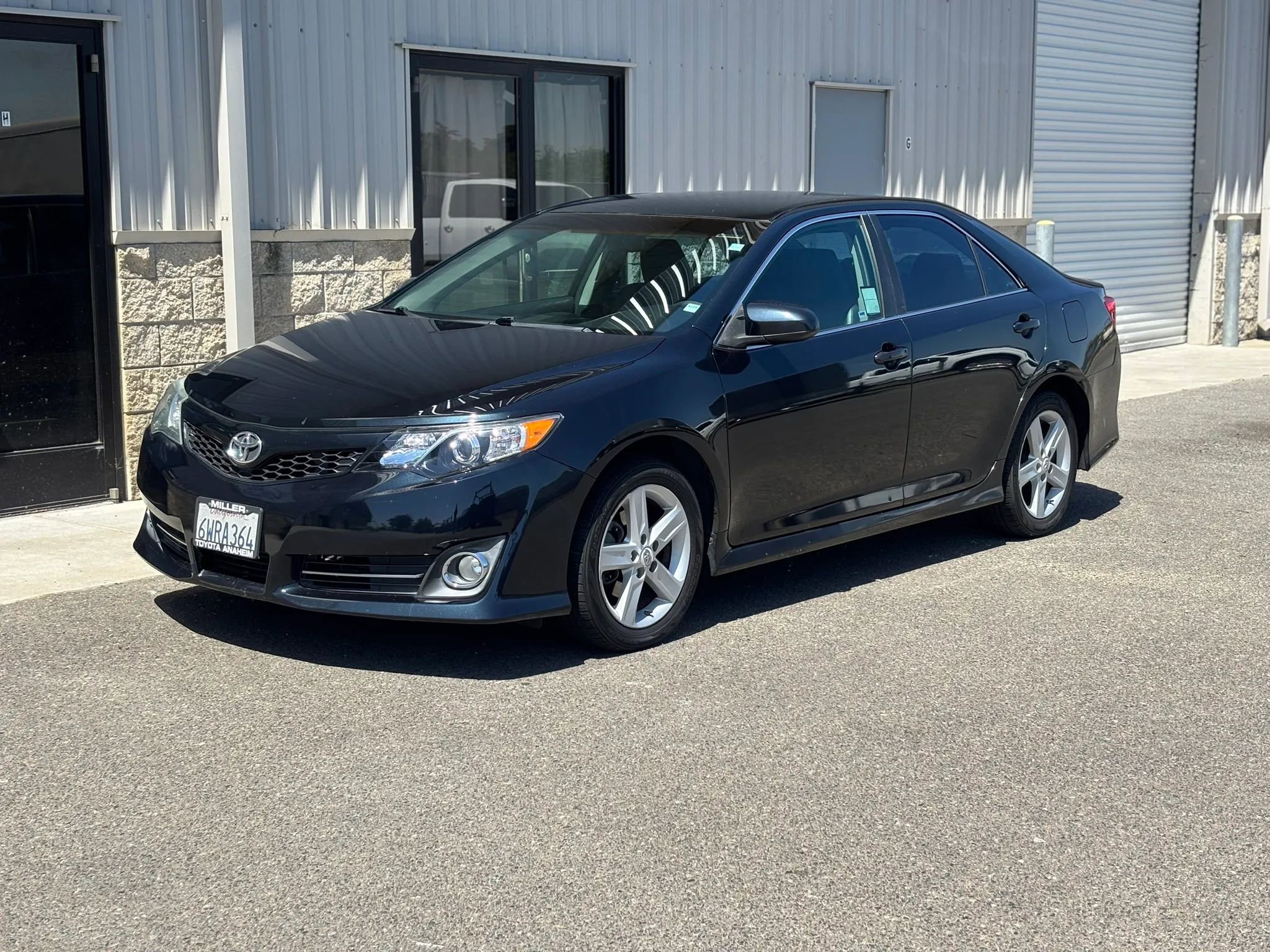 Used 2012 Toyota Camry SE FWD image 7