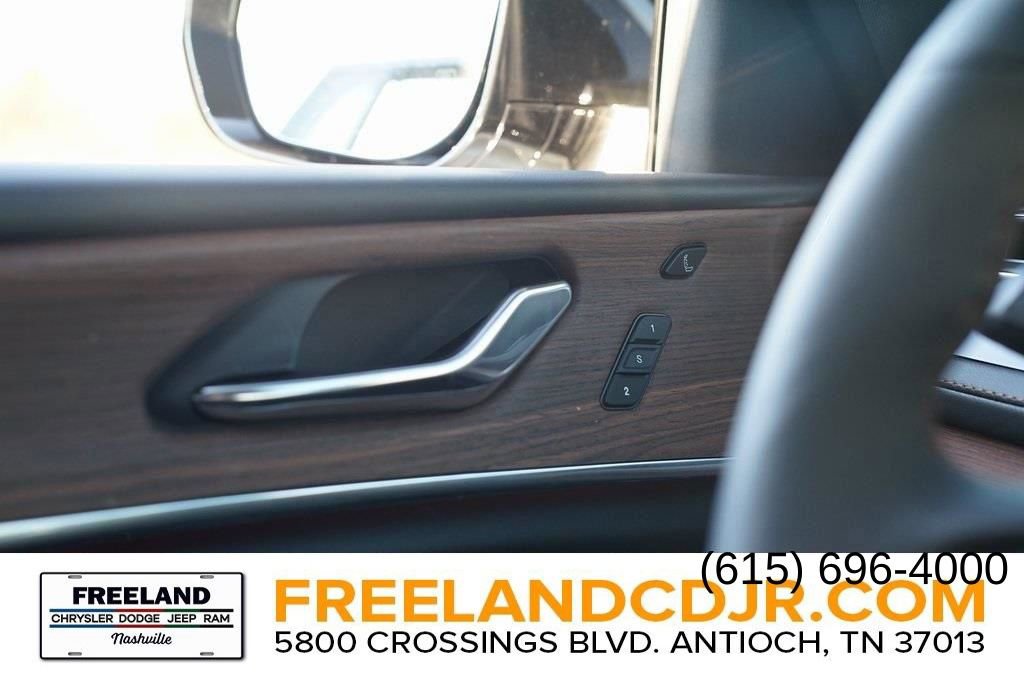 New 2024 Jeep Grand Cherokee Summit w/ Advanced Protech Group IV image 14
