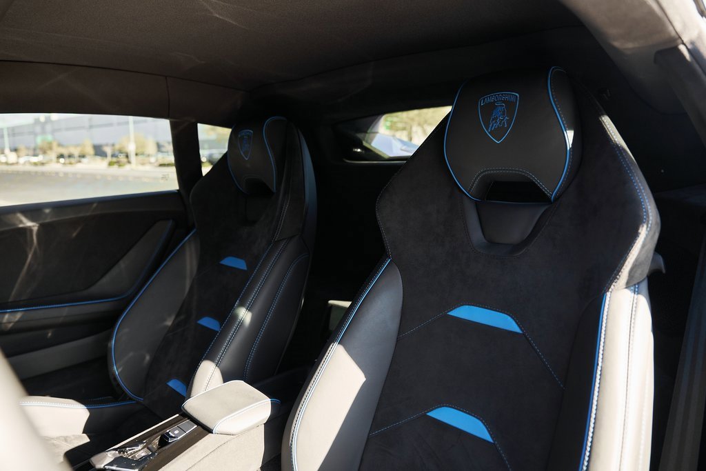 Used 2023 Lamborghini Huracan Tecnica image 39