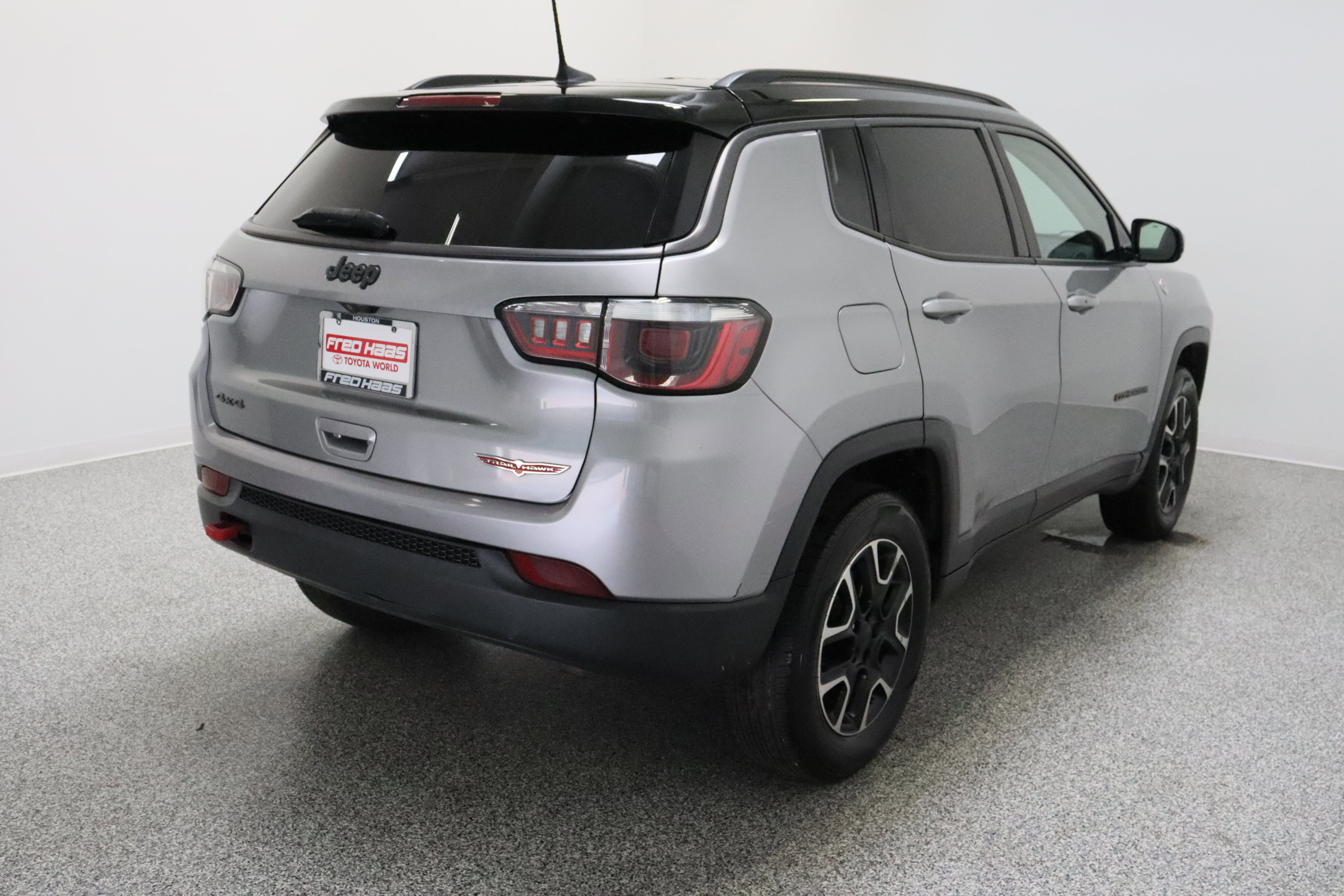 Used 2020 Jeep Compass Trailhawk AWD/4WD image 7