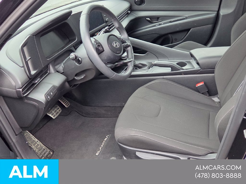 Used 2025 Hyundai Elantra Sport FWD image 16