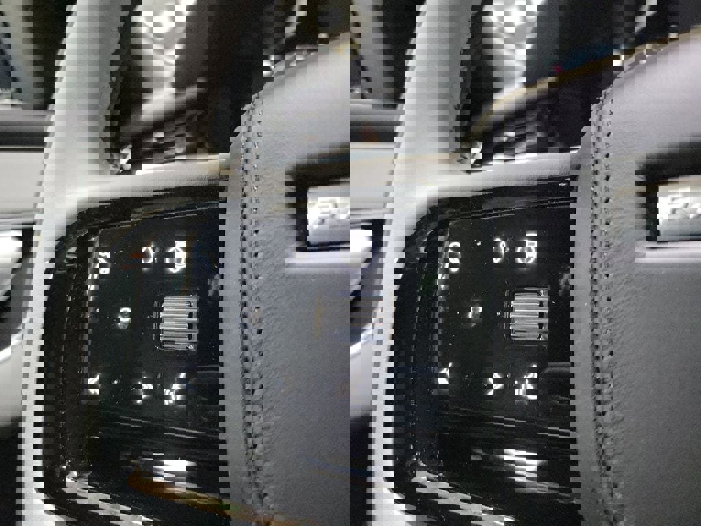 New 2026 Land Rover Range Rover Velar Dynamic SE image 15