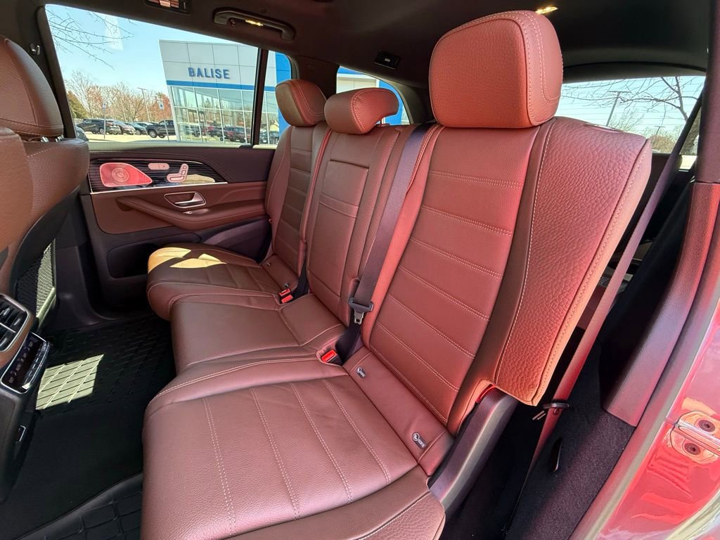 Used 2025 Mercedes-Benz GLS 580 4MATIC image 27