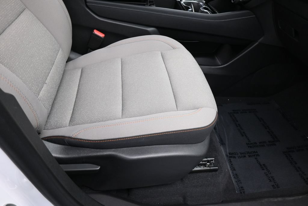 Used 2025 Chevrolet Traverse LT FWD image 44