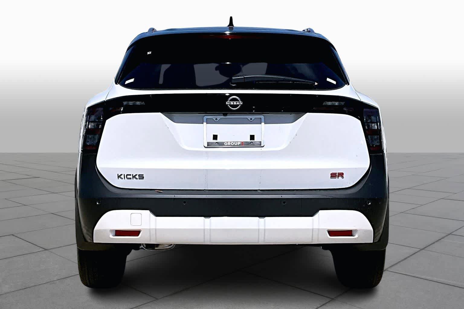 New 2026 Nissan Kicks SR FWD image 4