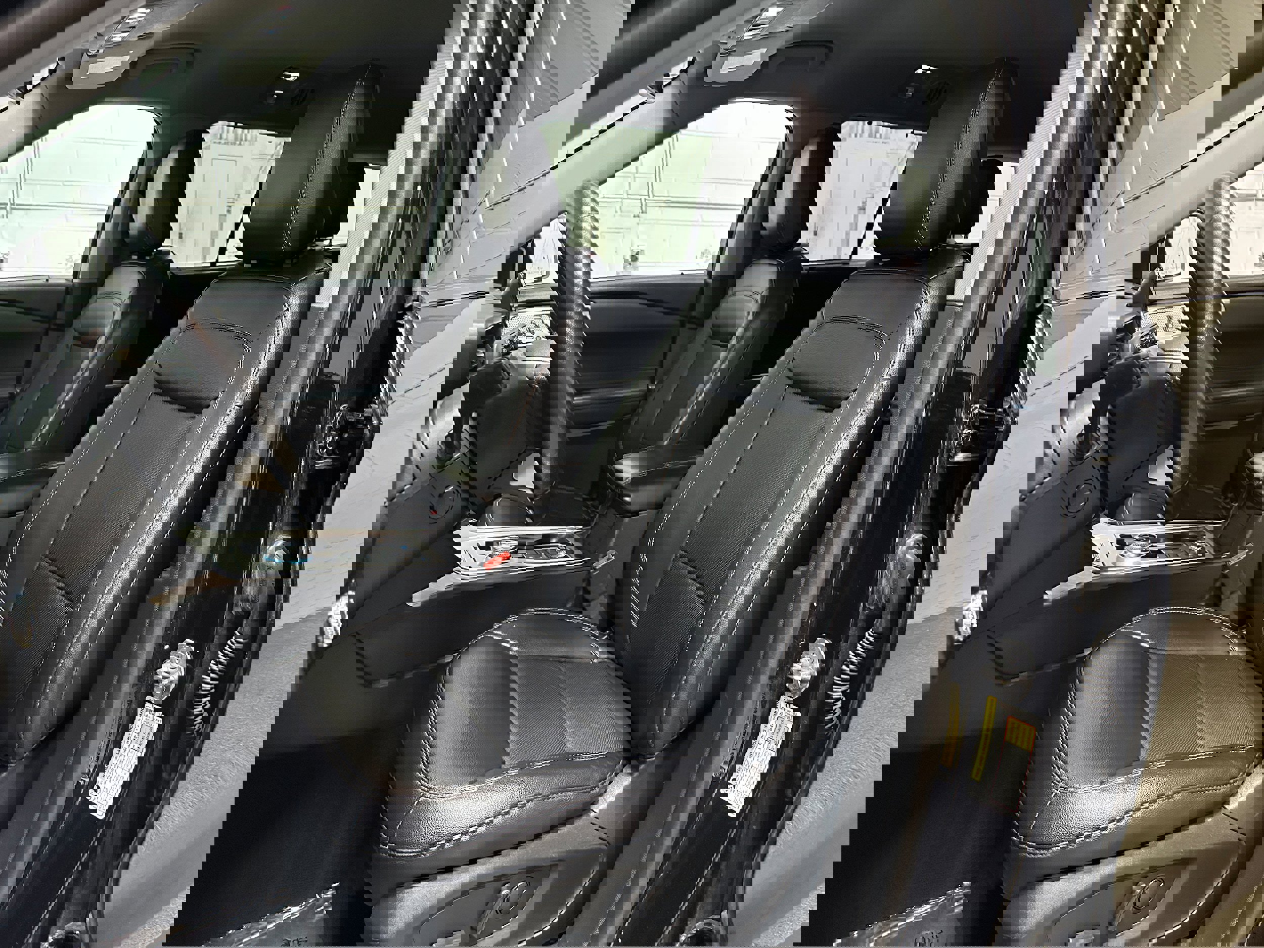 Certified 2023 Ford Explorer Limited w/ Equipment Group 301A image 8