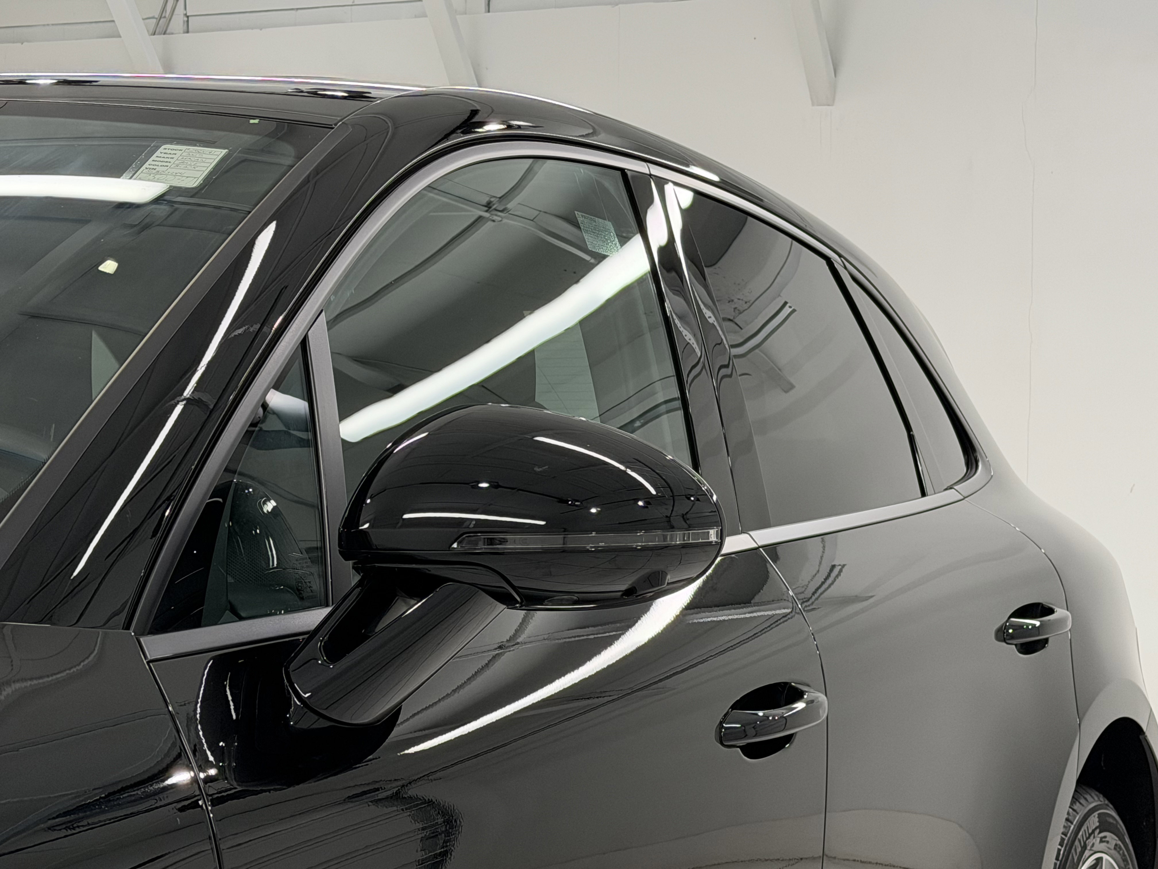 Certified 2025 Porsche Macan image 19