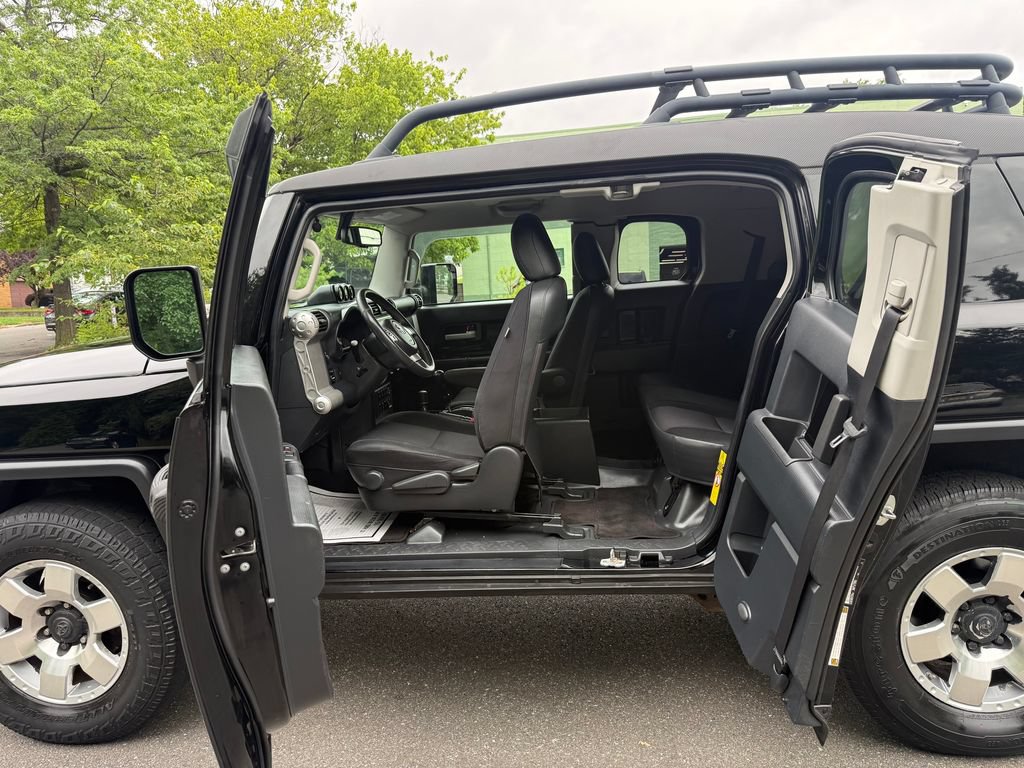 Used 2010 Toyota FJ Cruiser 4WD w/ Upgrade Pkg 2 image 23