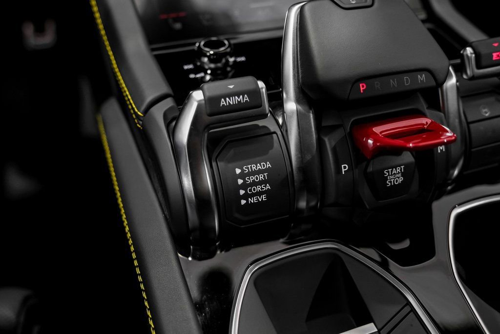 Used 2025 Lamborghini Urus SE image 23