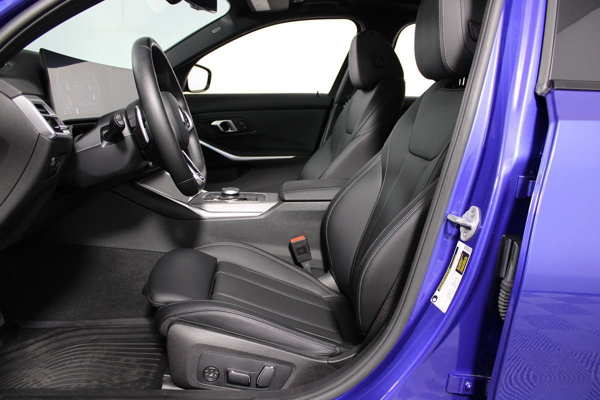 Used 2026 BMW 330i Sedan w/ M Sport Package RWD image 6