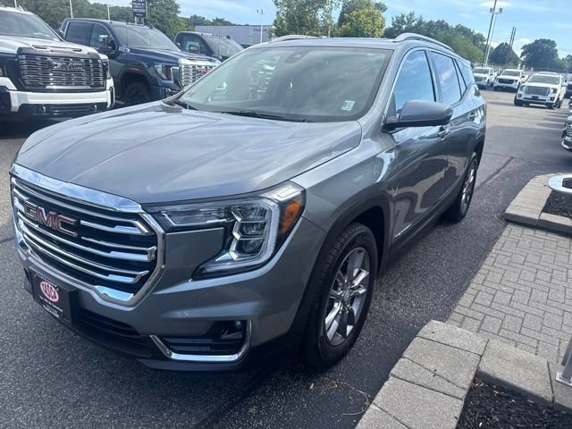 Used 2023 GMC Terrain SLT w/ Infotainment Package II AWD/4WD image 3