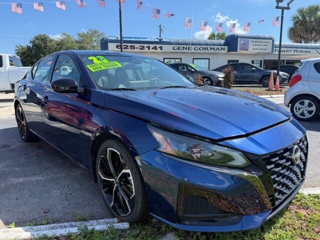 Used 2023 Nissan Altima 2.5 SR w/ SR Premium Package FWD image 1
