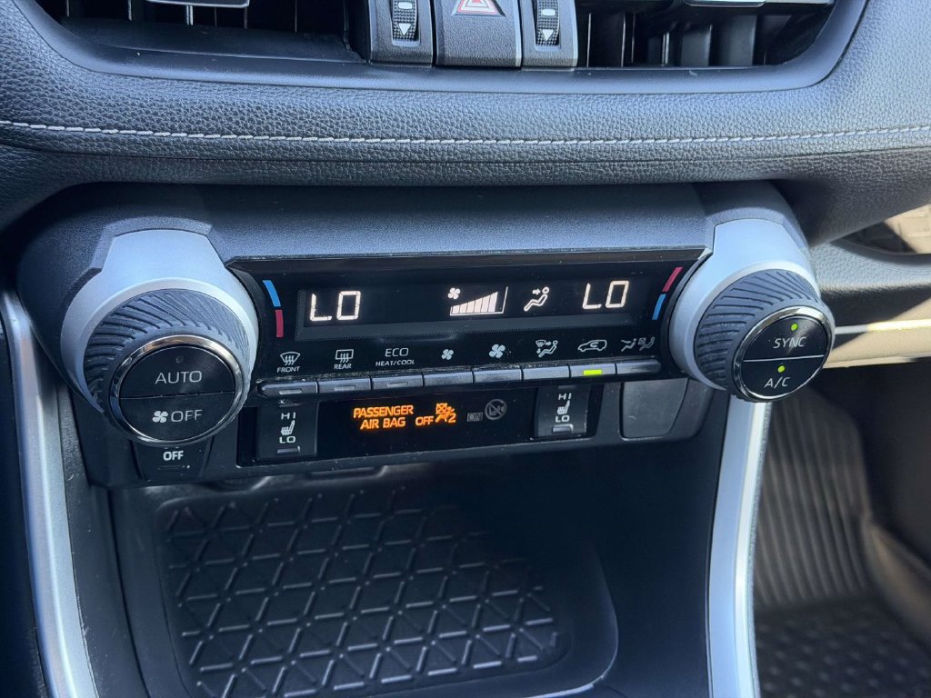 Used 2019 Toyota RAV4 XLE Premium w/ Cold Weather Package AWD/4WD image 5