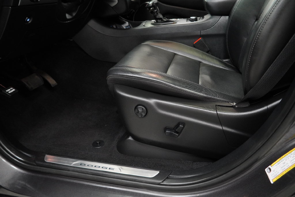 Used 2020 Dodge Durango R/T w/ Blacktop Package AWD/4WD image 27