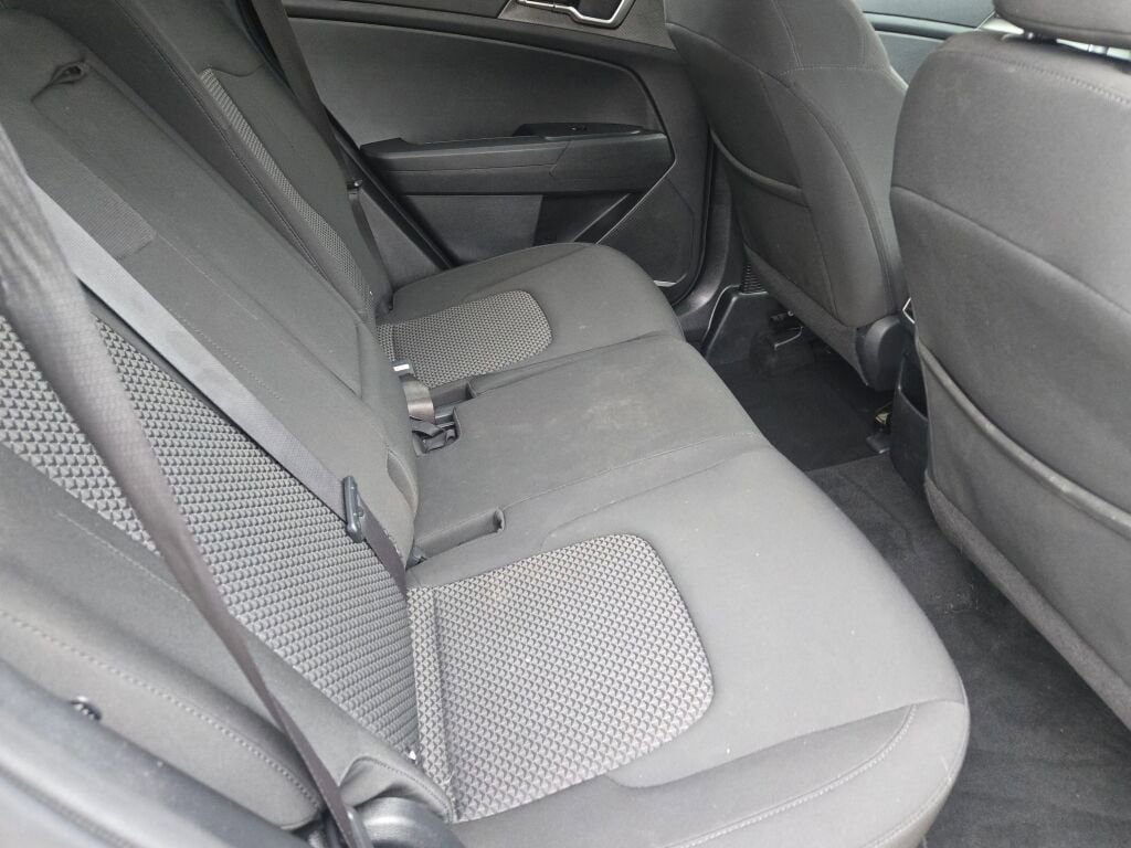 Used 2023 Kia Sportage LX image 10