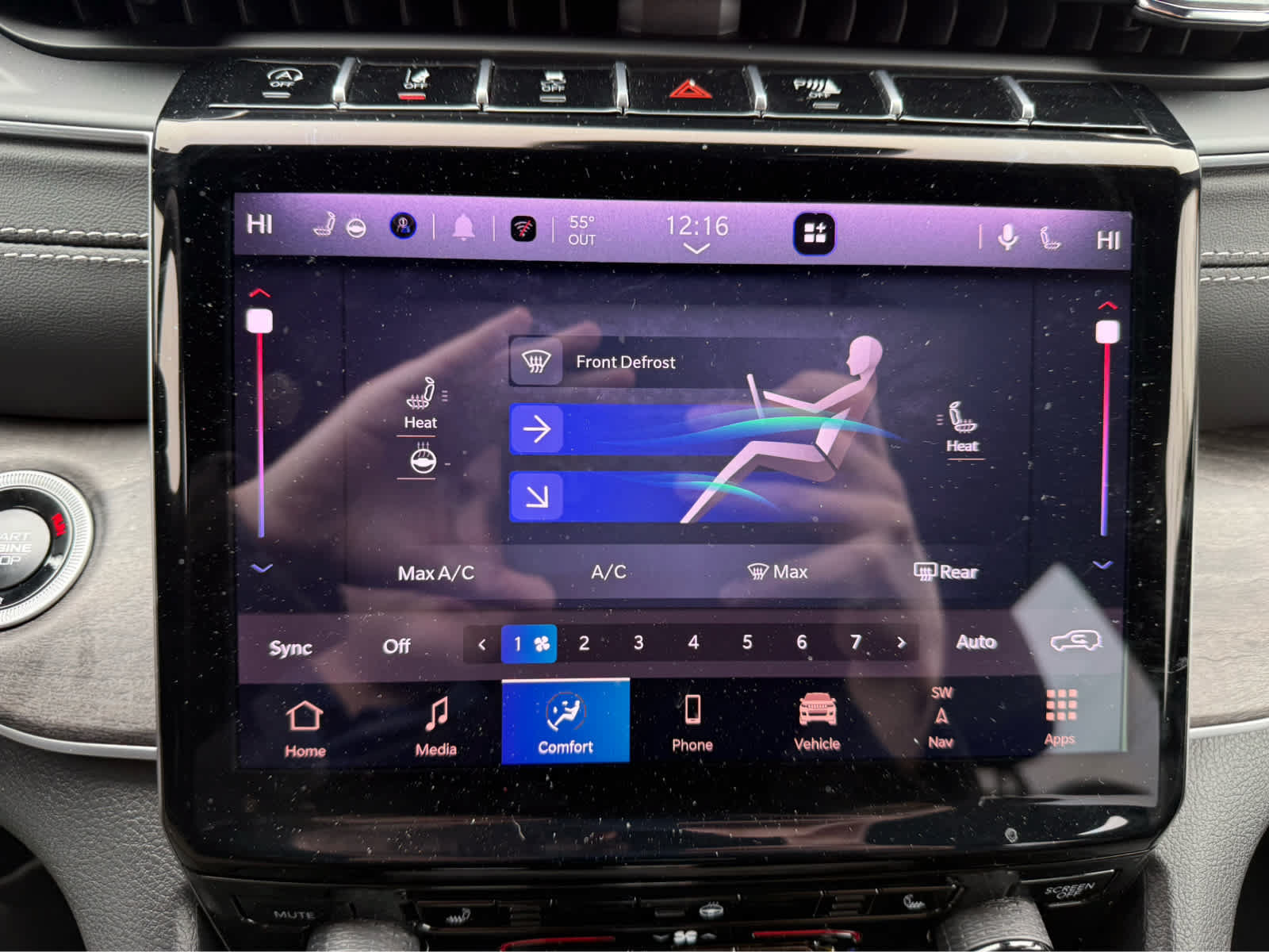 Used 2025 Jeep Grand Cherokee Limited w/ Black Appearance Package AWD/4WD image 19