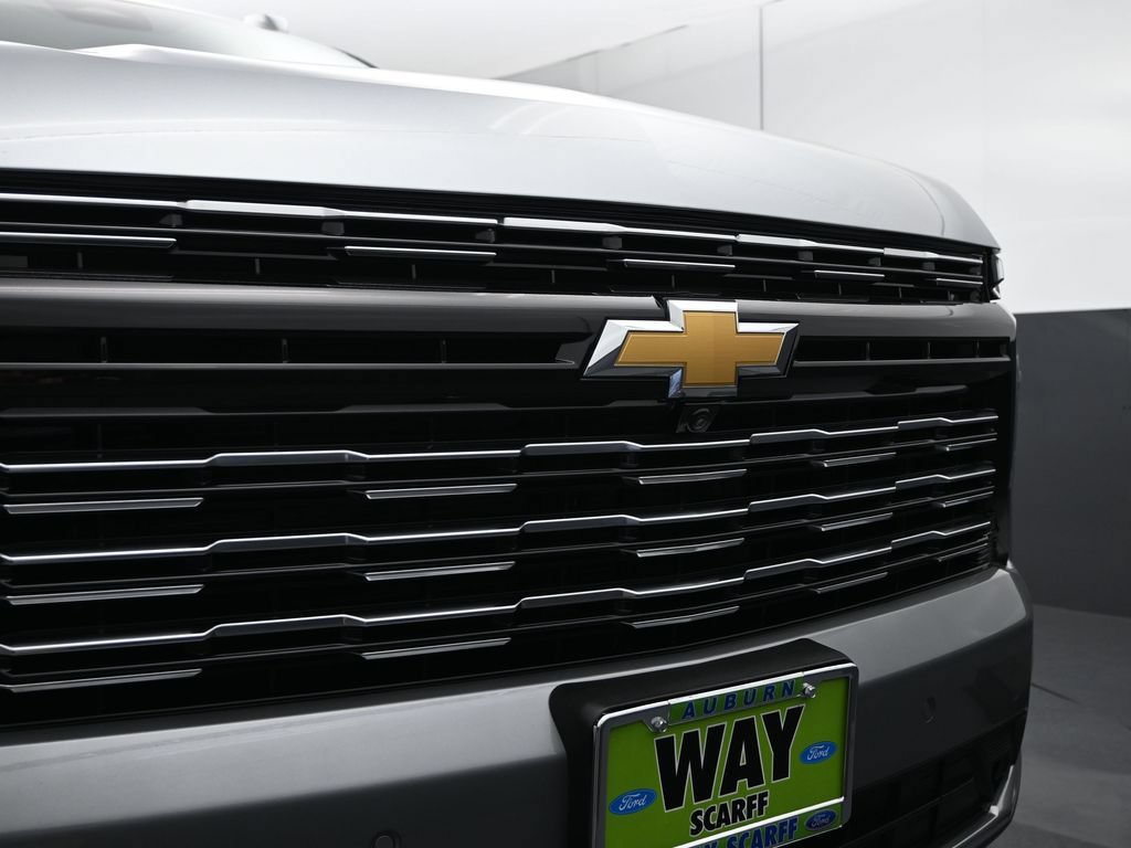 Used 2025 Chevrolet Tahoe High Country AWD/4WD image 6