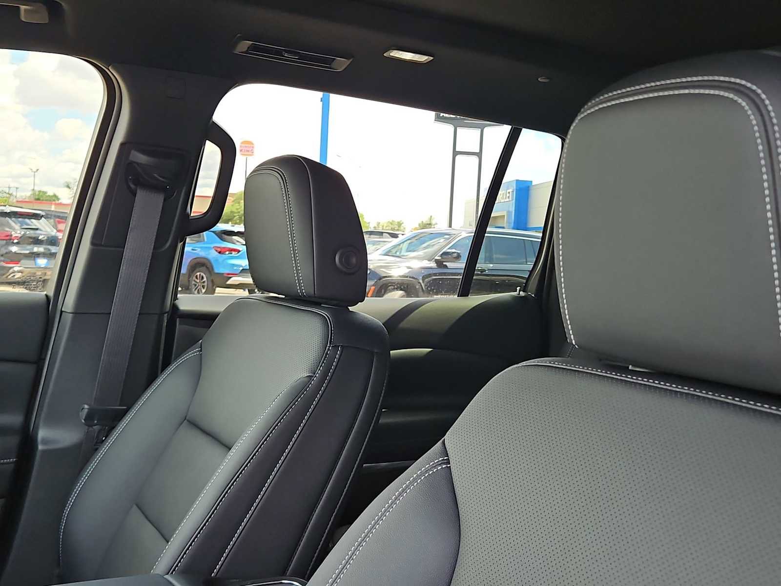 New 2026 Chevrolet Traverse LT w/ Sun and Wheel Package image 15