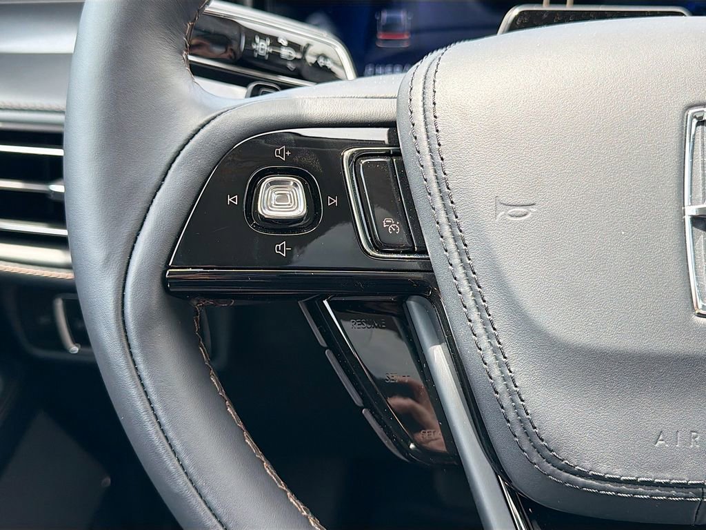 New 2026 Lincoln Aviator AWD image 12