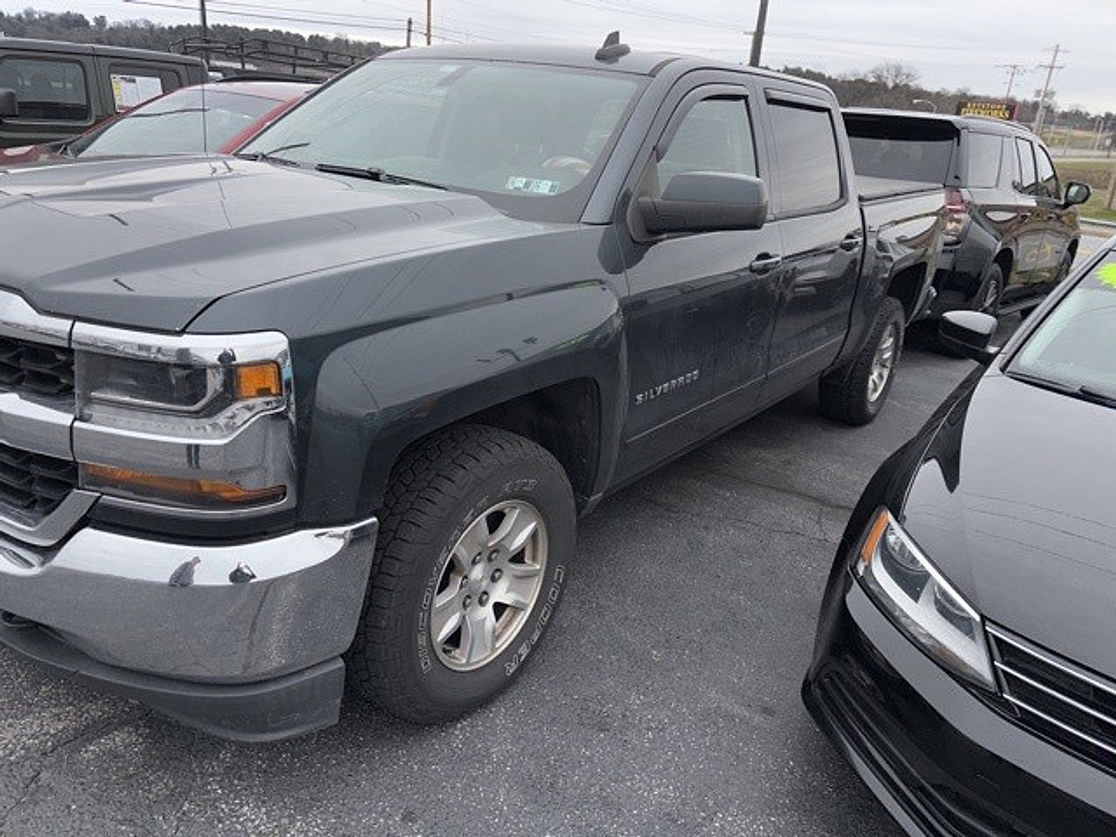 Used 2017 Chevrolet Silverado 1500 LT w/ Trailering Package image 2