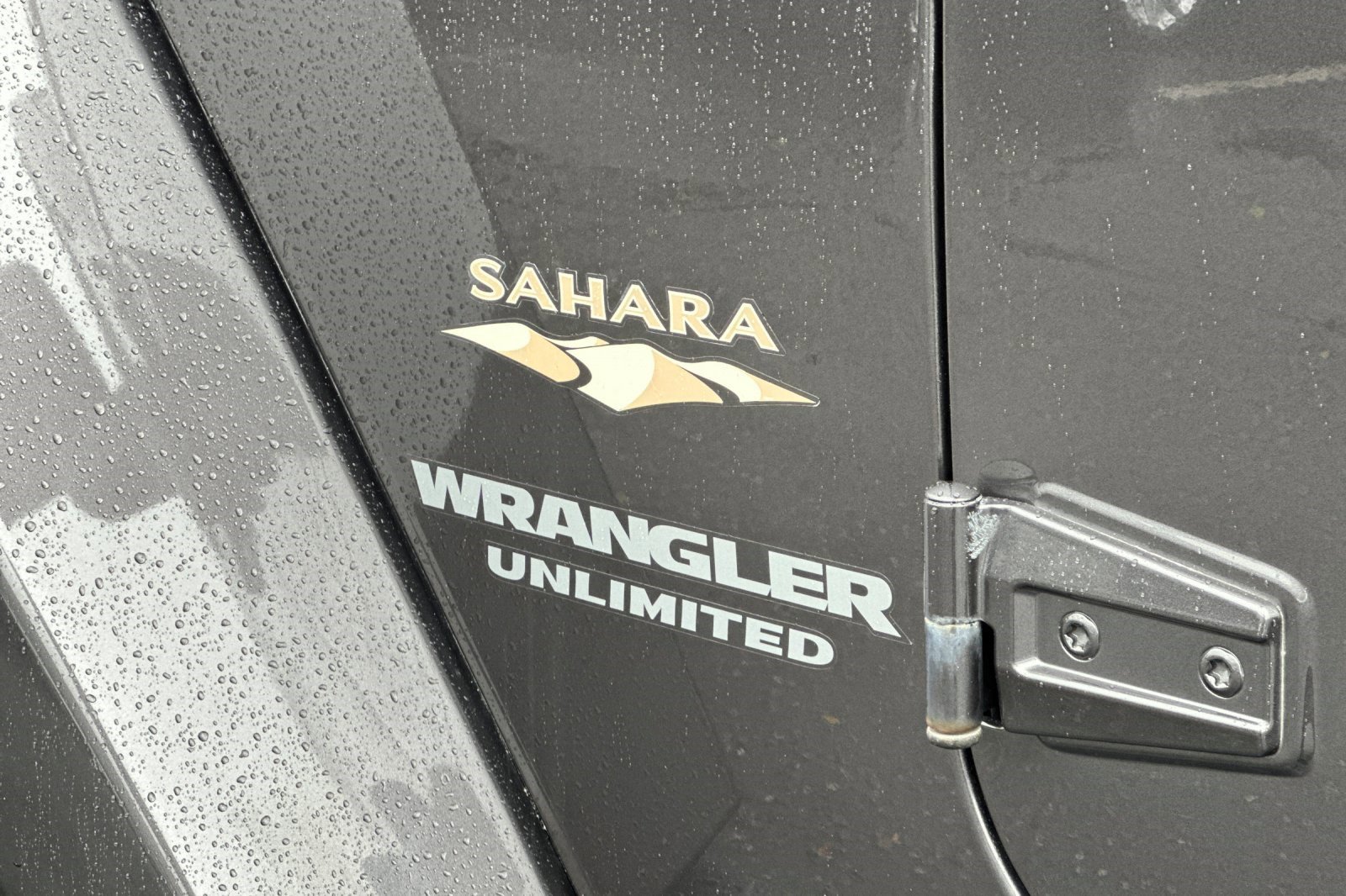 Used 2014 Jeep Wrangler Unlimited Sahara w/ Connectivity Group image 14