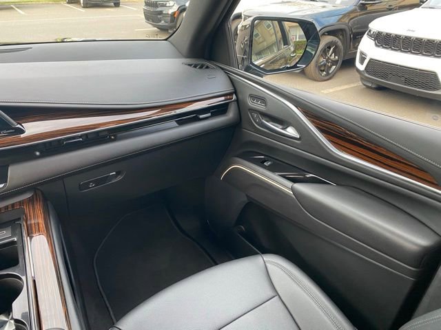 Used 2022 Cadillac Escalade ESV Luxury image 37