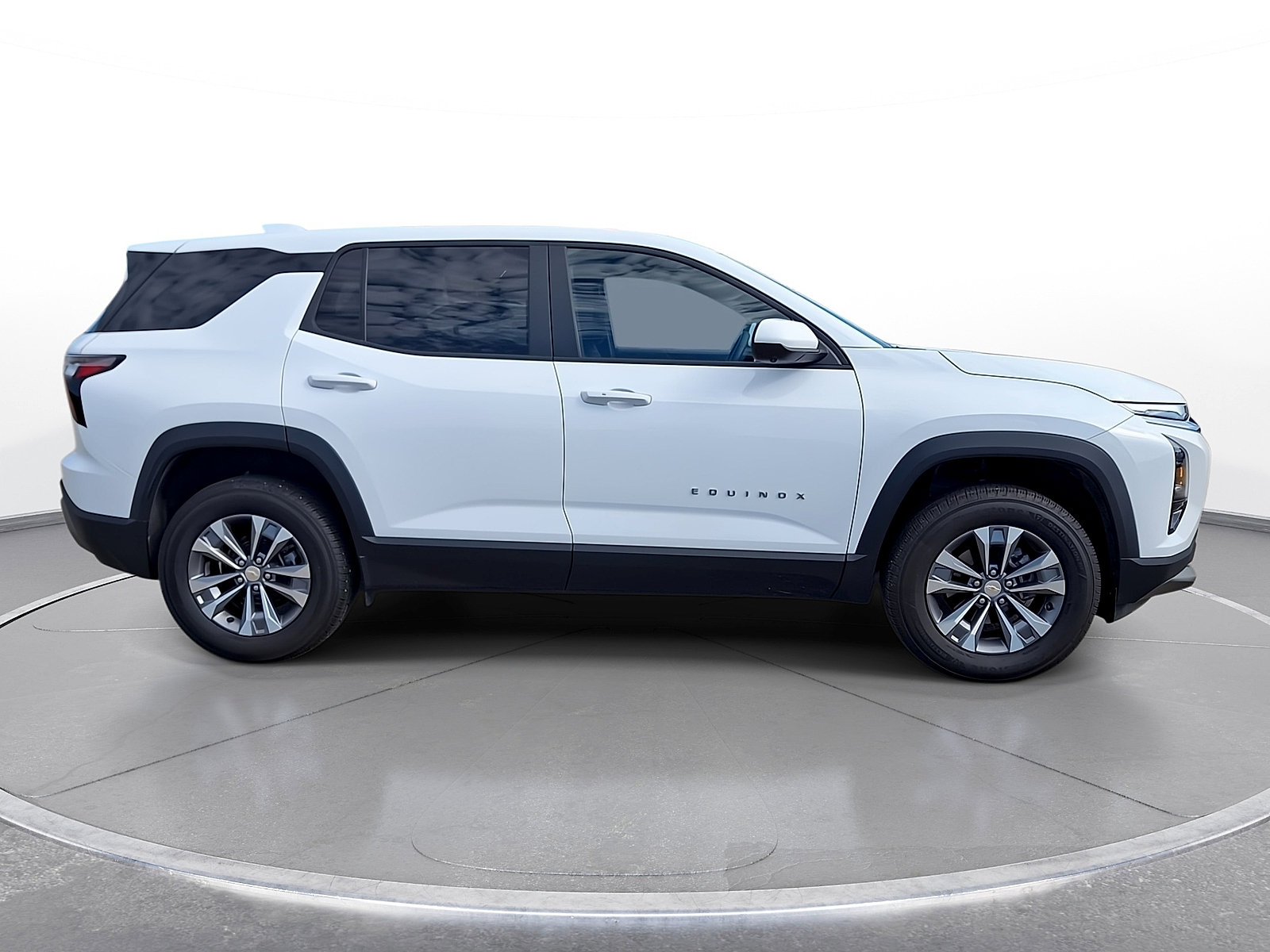 New 2025 Chevrolet Equinox LT w/ Safety and Technology Package FWD image 9