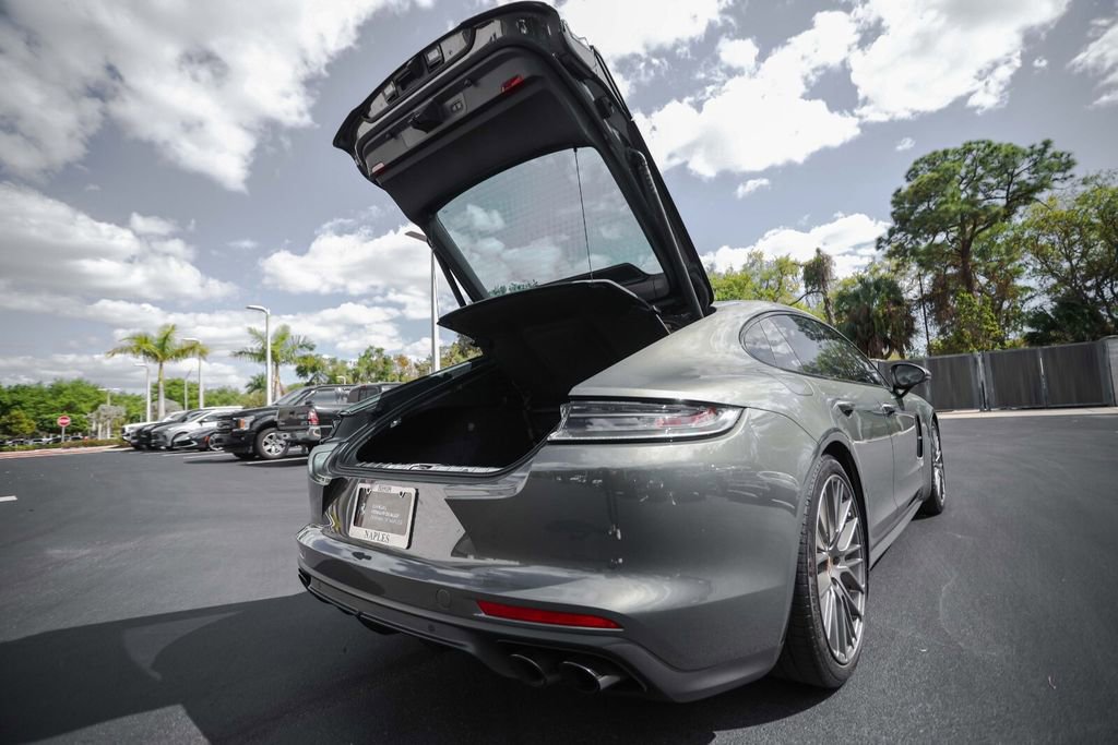Used 2023 Porsche Panamera Platinum Edition image 17
