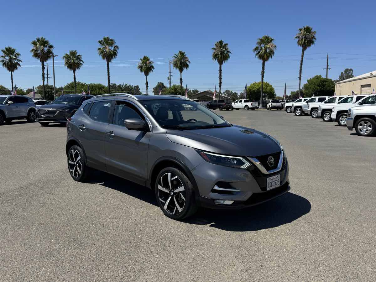 Used 2022 Nissan Rogue Sport SL w/ Premium Package AWD/4WD image 2