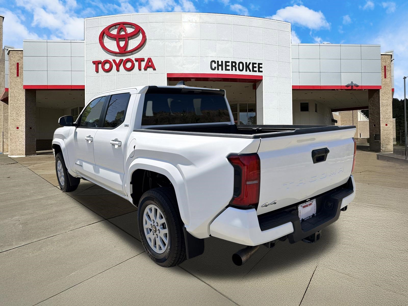 Used 2025 Toyota Tacoma SR5 AWD/4WD image 7