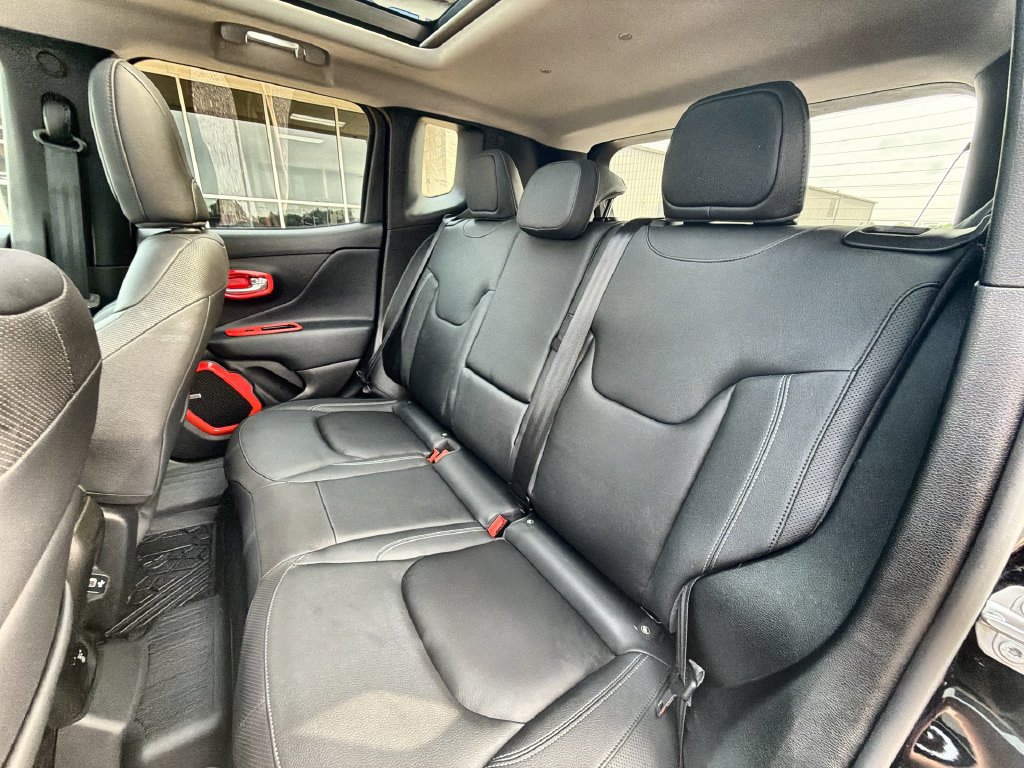 Used 2021 Jeep Renegade Limited w/ Sun & Sound Group AWD/4WD image 24