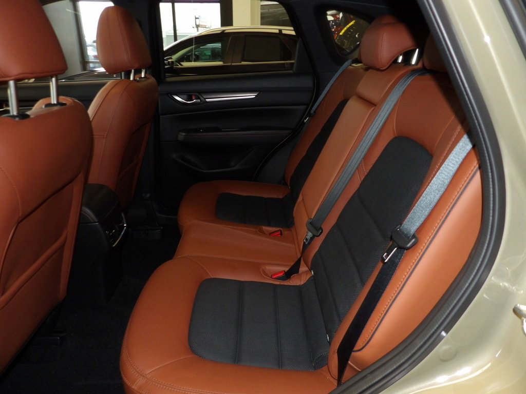 Certified 2024 MAZDA CX-5 Carbon Edition image 23