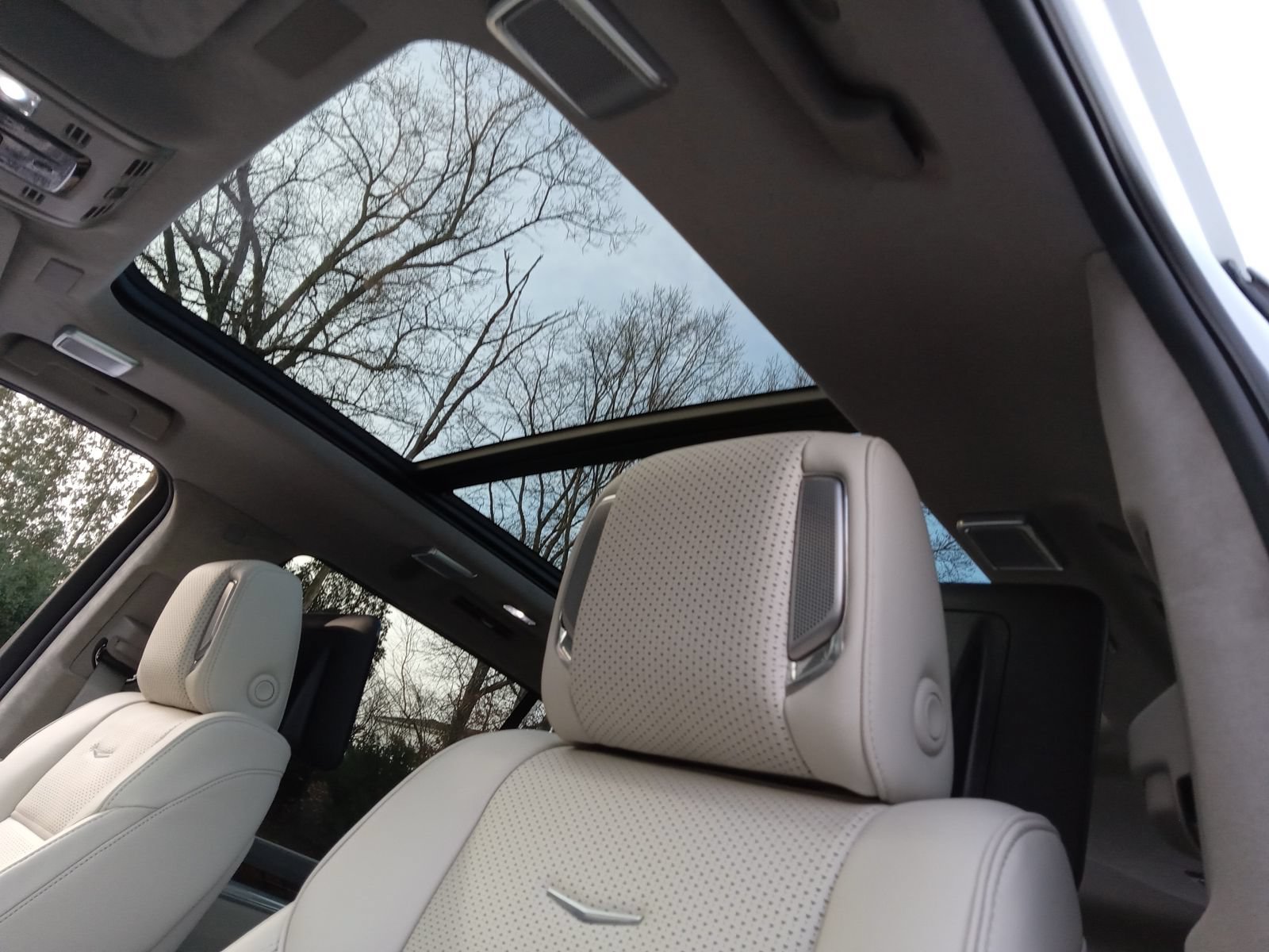 Certified 2026 Cadillac Escalade Platinum Sport w/ LPO, ONYX Package AWD/4WD image 12