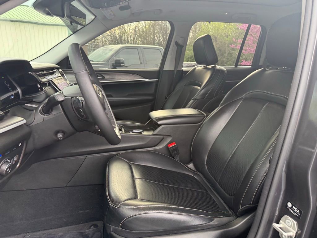 Used 2024 Jeep Grand Cherokee Limited 4xe w/ Luxury Tech Group II AWD/4WD image 12