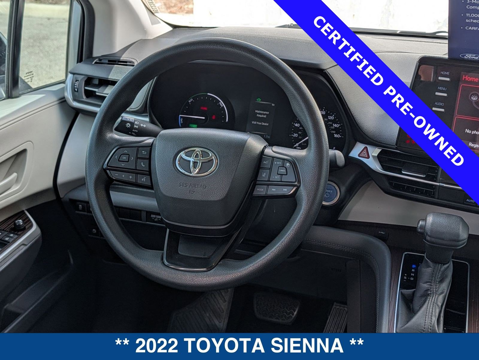 Used 2022 Toyota Sienna LE FWD image 16