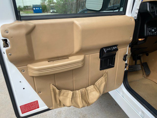 Used 1997 HUMMER H1 4-Door Wagon image 28